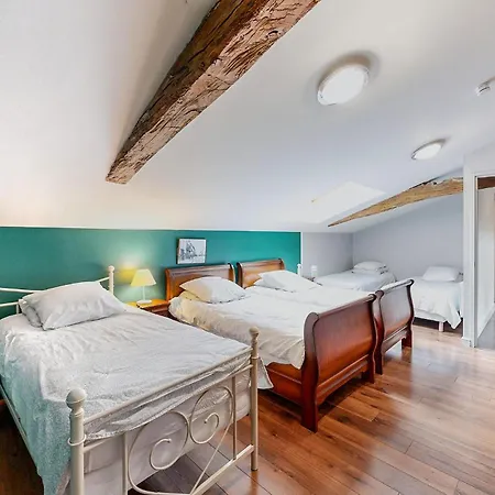 Stunning In Ferienhaus Ossages