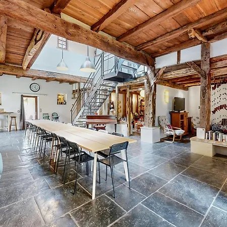Stunning In Ferienhaus Ossages