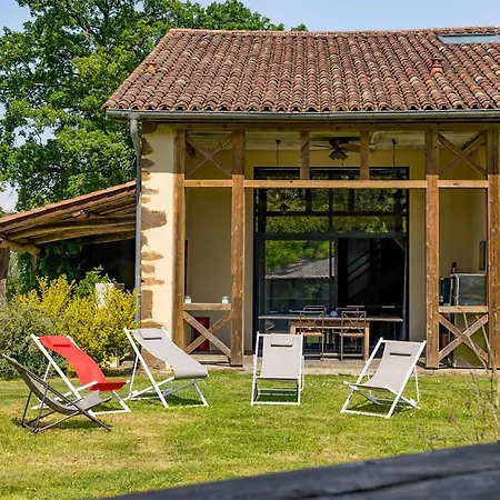 Stunning In Ferienhaus Ossages